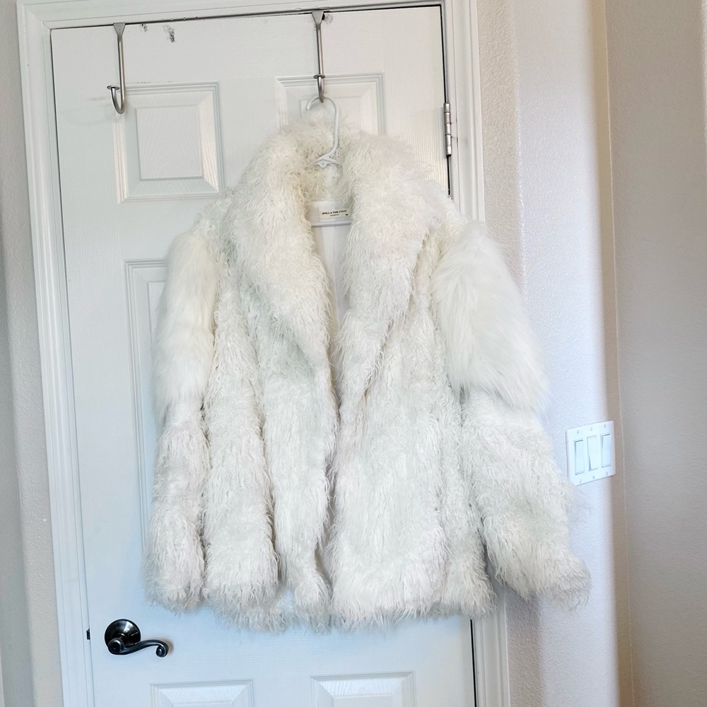 ๐ฅ๐ฅHOST PICK!!๐ฅ๐ฅ Spell Designs Kate coat white shearling faux fur coat size M / L - Picture 4 of 12